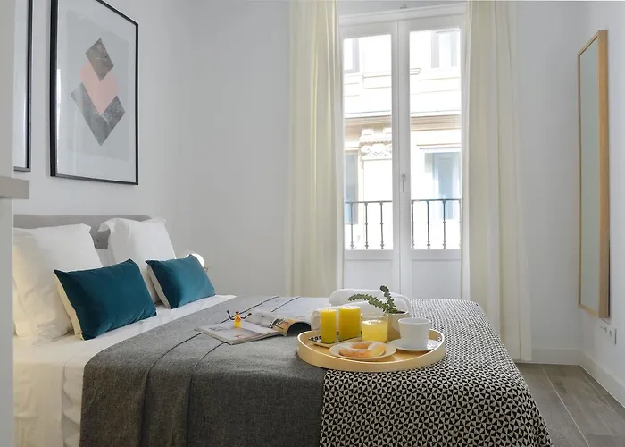 Nqn Aparts & Suites Madrid