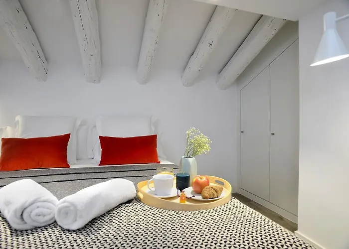 Nqn Aparts & Suites Madrid
